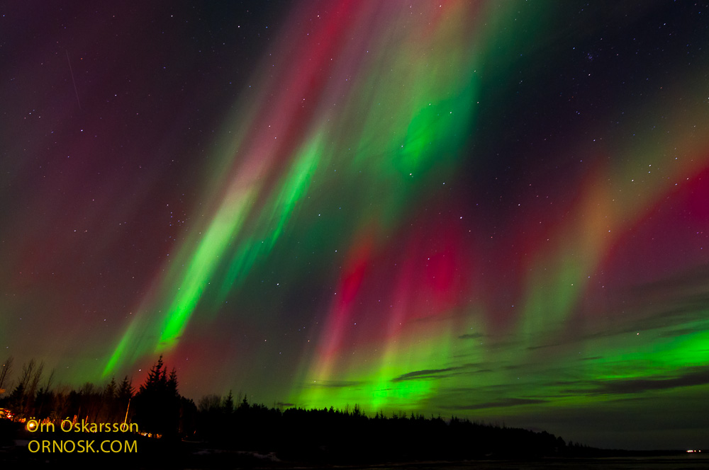 Фото северное сияние красное